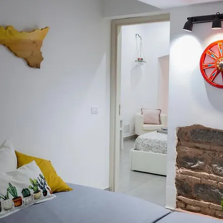Al Cortile Del Re Luxury Vakantiehuis Catánia